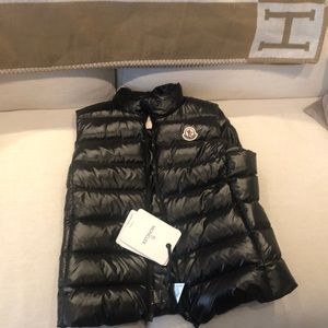 BRAND NEW *Never been worn* MONCLER Vest (Black)